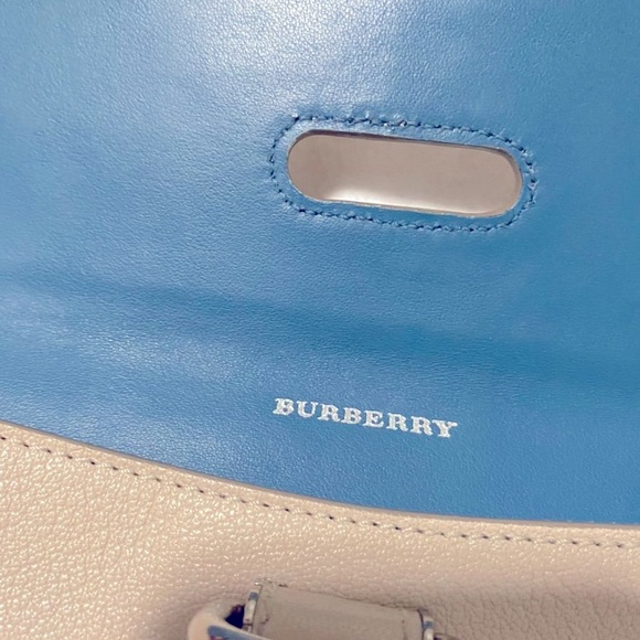 BURBERRY D-ring Leather Pouch With Coin Case - Picture 13 of 16